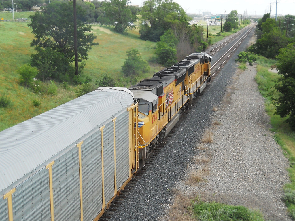 UP 4784  31May2011  NB in SNEED from Far West 